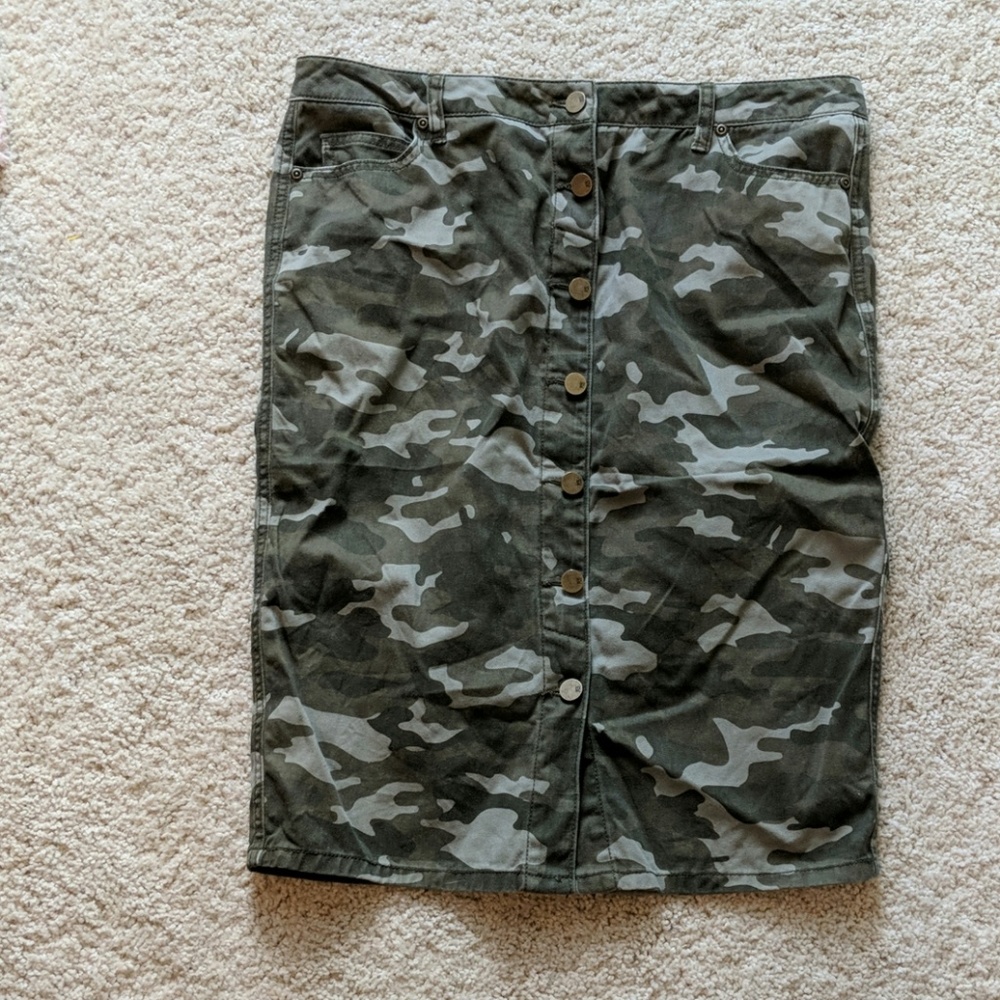Camo skirt